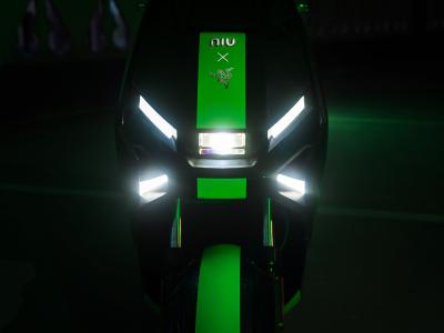 Niu FQiX 300 Razor X Road Warrior Galeriebild 2
